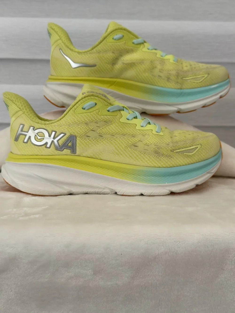 Hoka One One hoka one